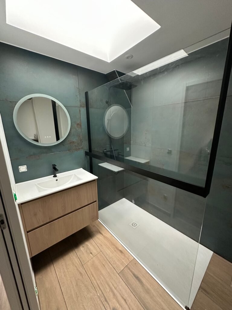 Salle de bain — Carhaix — Salle de bain — Agencement Piriou, Pleyben